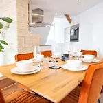 Greentreehomes - Penthouse Oak Apartamento *