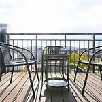 Greentreehomes - Penthouse Oak