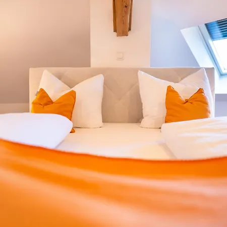 Greentreehomes - Penthouse Eiche - Zentral - Privatparkplatz - Familienfreundlich * Bamberg