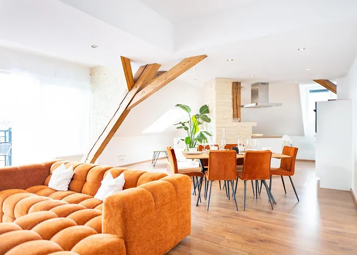 Greentreehomes - Penthouse Oak Apartment Bamberg