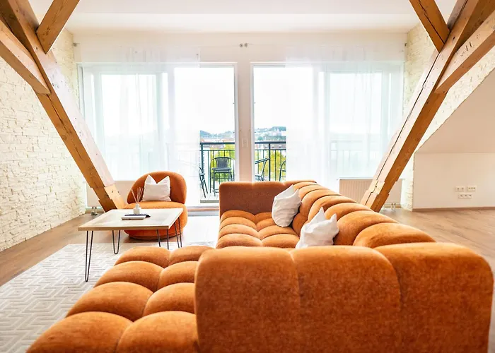 Greentreehomes - Penthouse Oak