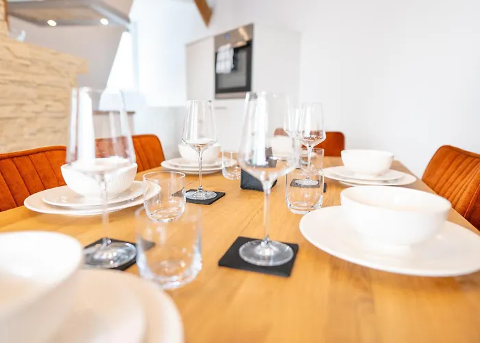Greentreehomes - Penthouse Oak *