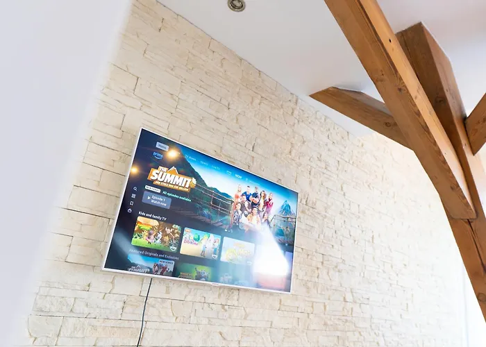 Greentreehomes - Penthouse Oak *